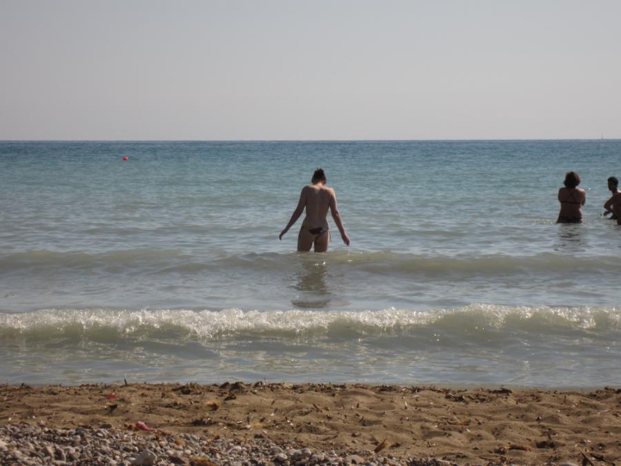 Wife Sexy at the Beach - Amateur Photo