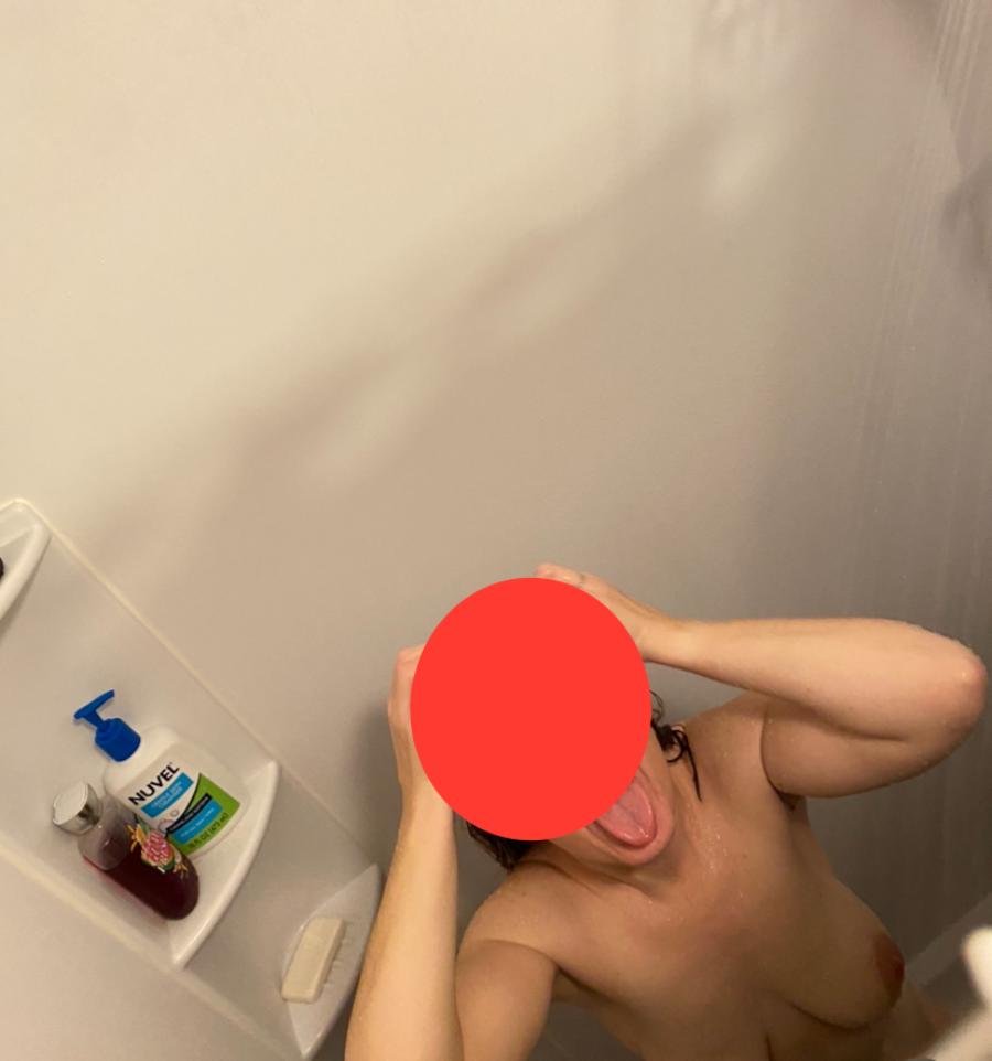 Wife Naked in the Shower - Amateur