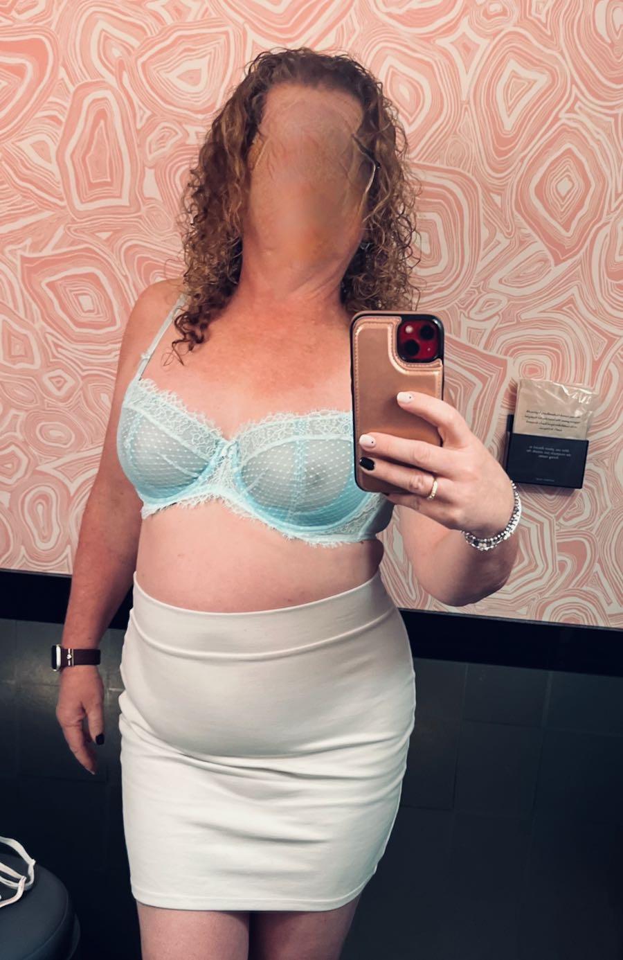 Sexy Bra on this real MILF!